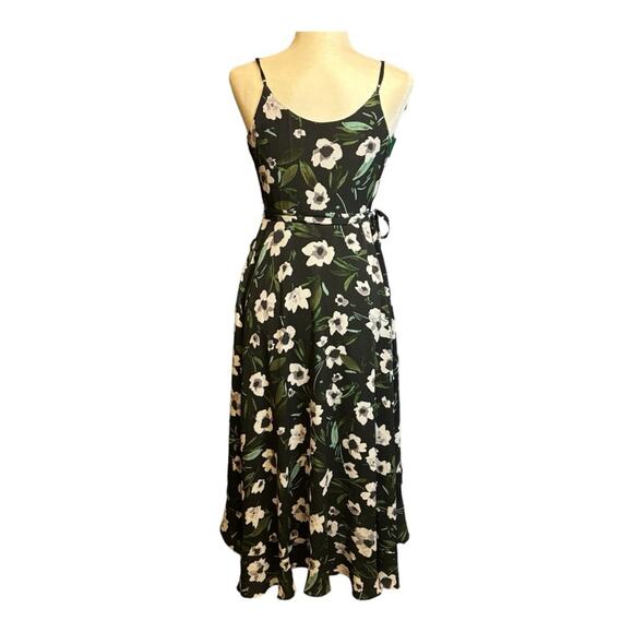 NWT Bebe Black Floral Wrap Dress Size XS DD0566 - Picture 2 of 8